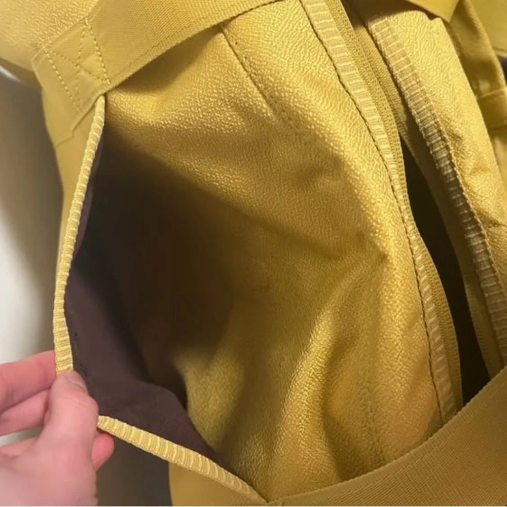 Nike One Club Travel Duffle Bag with Bungee Detail - Picture 7 of 7